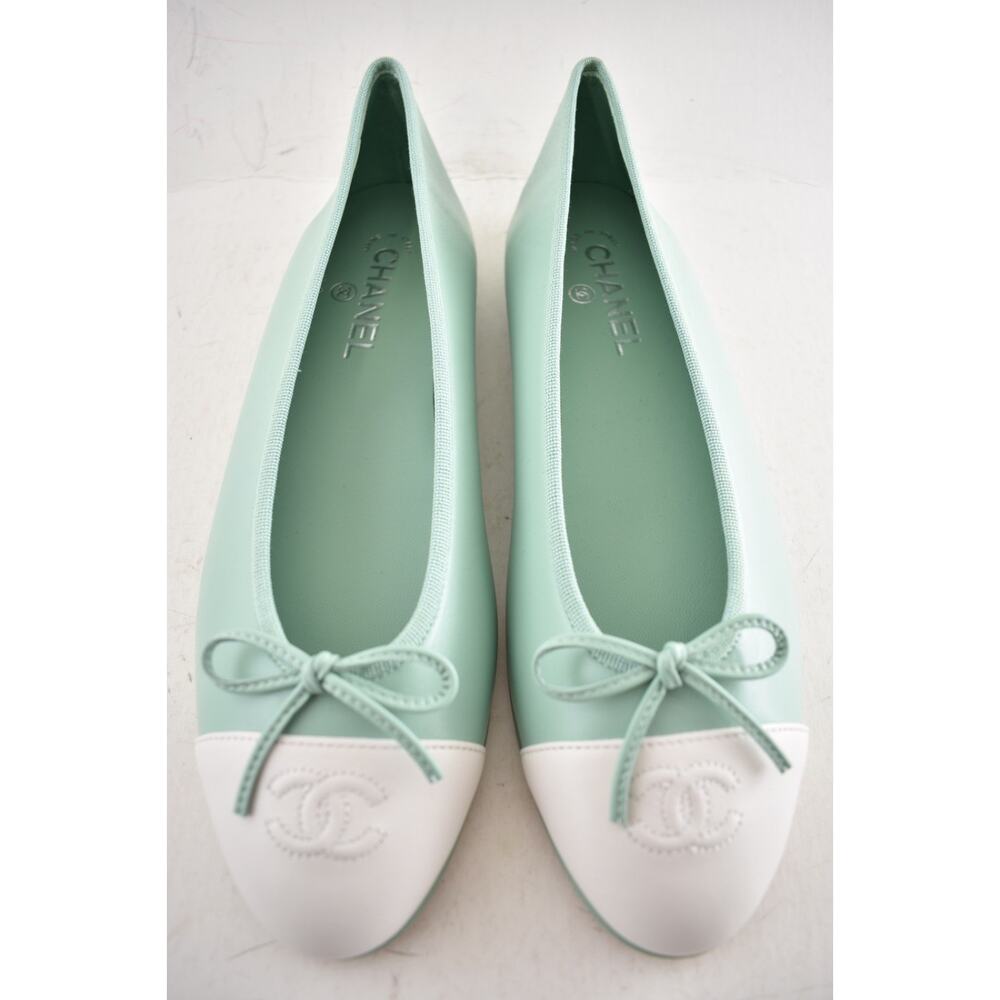 Chanel 26S Mint Green White Lambskin Leather CC Logo Ballet Ballerina Flat 38 - Picture 16 of 16
